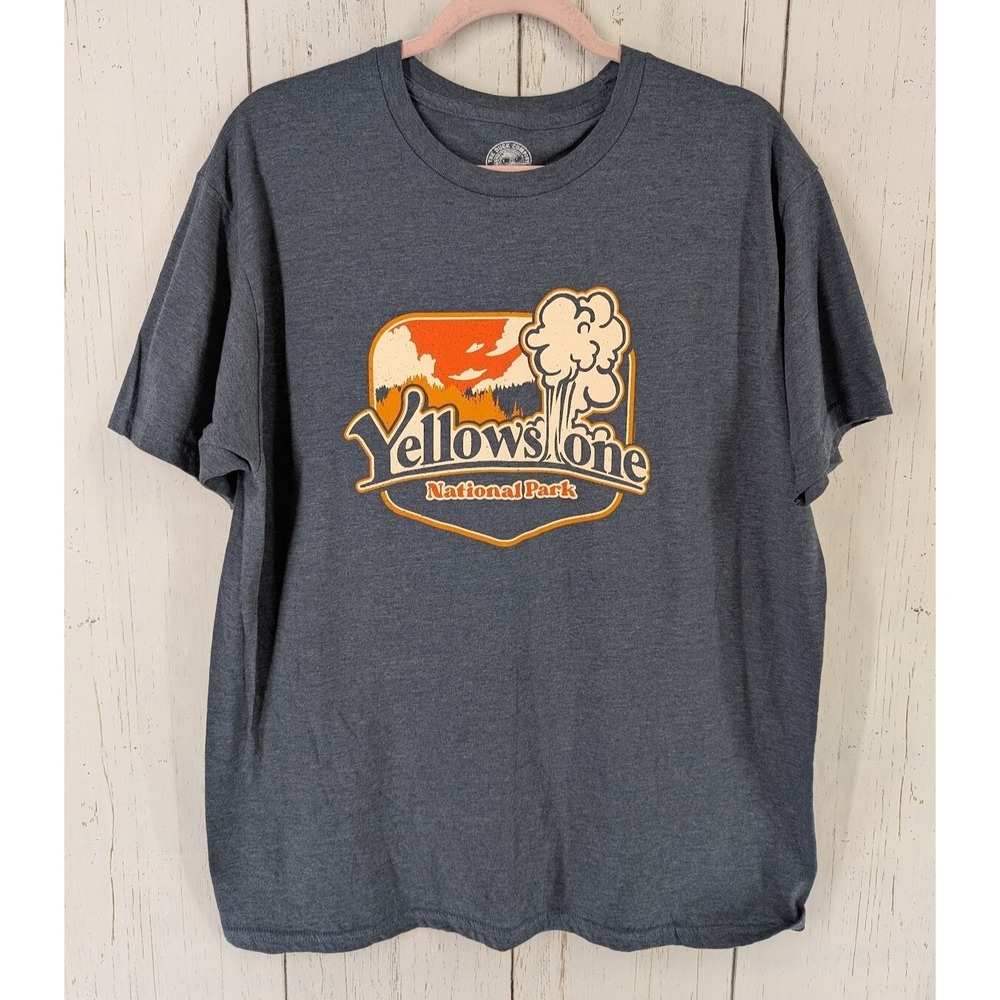 The Duck Company Size Large‎ Womens Blue Graphic Yellowstone Short Sleeve Top